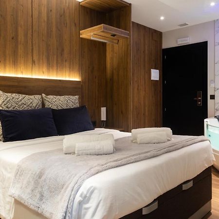 Daos Suites & Terrace Marbella Ngoại thất bức ảnh