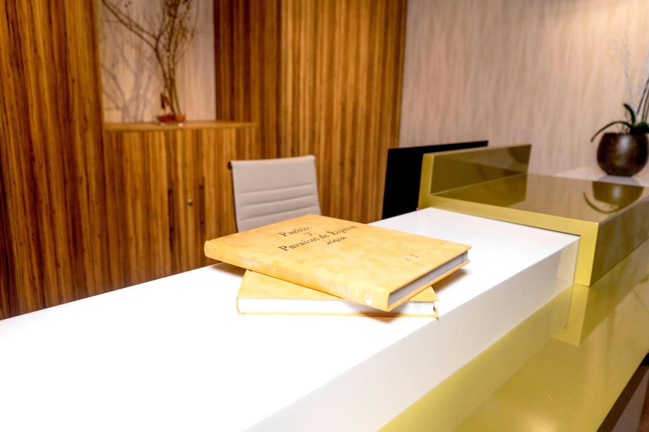 Daos Suites & Terrace Marbella Ngoại thất bức ảnh