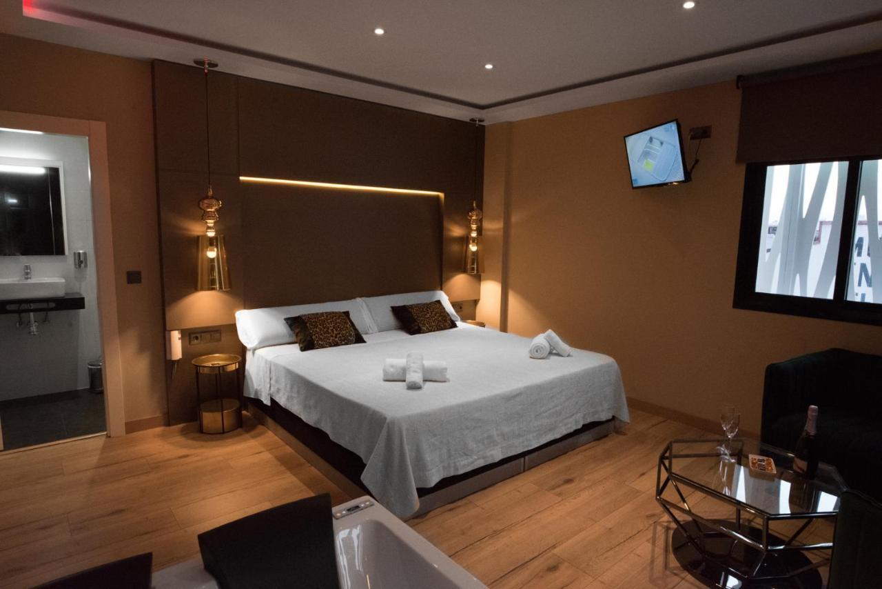 Daos Suites & Terrace Marbella Ngoại thất bức ảnh