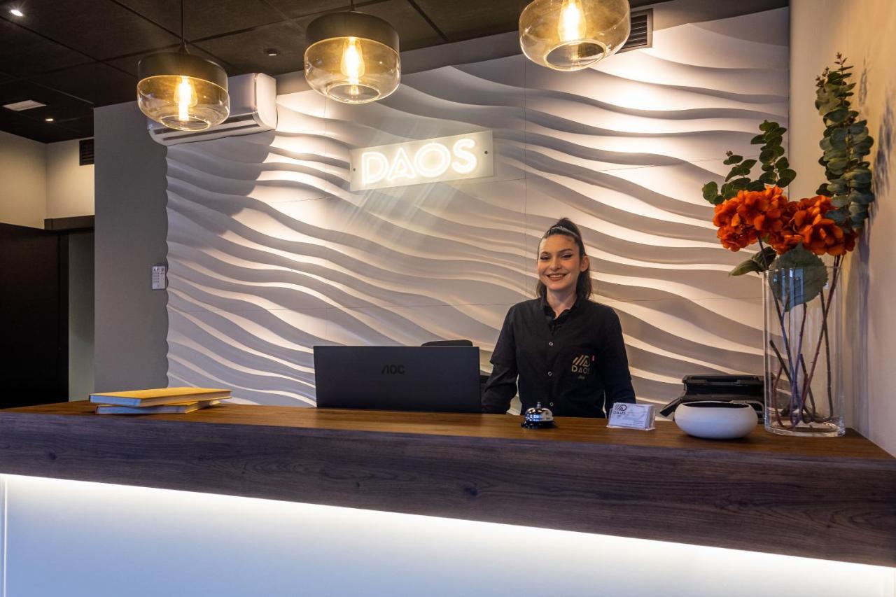 Daos Suites & Terrace Marbella Ngoại thất bức ảnh