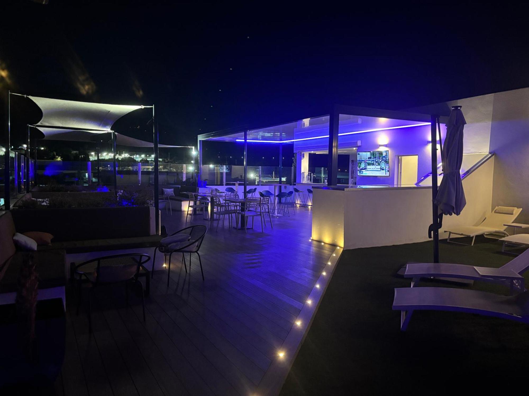 Daos Suites & Terrace Marbella Ngoại thất bức ảnh